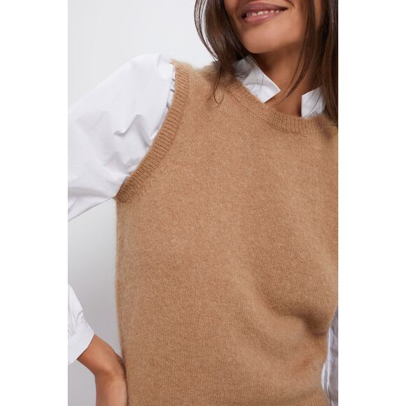 TUCKERNUCK Khaki Ella Sweater Blouse
NWT Size Large - Picture 6 of 10